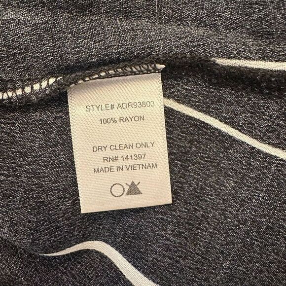 ASTR The Label Striped Side Slit Asymmetric Black White Shift Dress Size Large - Picture 5 of 5